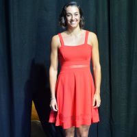 Caroline Garcia : Glamour en petite robe rouge à Singapour avant le WTA Finals