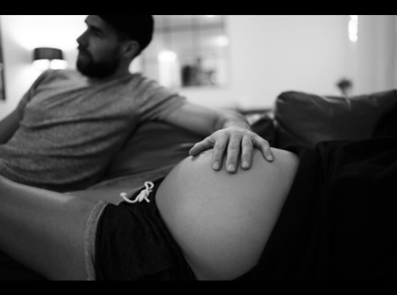 Luka Karabatic et sa compagne Jeny Priez, enceinte, le 1er novembre 2017, attendant la naissance de leur fille... Photo Instagram.