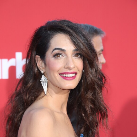 Amal Clooney à la première de "Suburbicon" au théâtre Regency Village à Westwood, le 22 octobre 2017