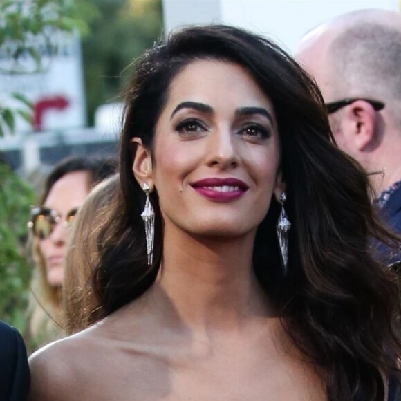 Amal et George Clooney à la première de "Suburbicon" au théâtre Regency Village à Westwood, le 22 octobre 2017