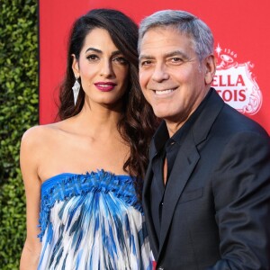 Amal et George Clooney à la première de "Suburbicon" au théâtre Regency Village à Westwood, le 22 octobre 2017