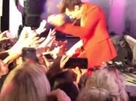 Harry Styles : En plein concert, il se fait attraper les parties intimes...