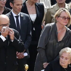 Nicolas Hulot, Nicole Belloubet, Jean-Yves Le Drian, Claude Chirac, Bernadette Chirac, Nicolas Sarkozy et Jean-Pierre Raffarin - Hommage national à Simone Veil (femme politique et rescapée de la Shoah) dans la cour d'Honneur des Invalides à Paris, France, le 5 juillet 2017. Simone Veil reposera avec son mari au Panthéon. © Stéphane Lemouton / Bestimage