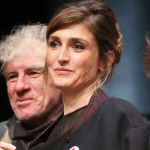 Julie Gayet lors du photocall de la soirée de remise de prix au Festival Lumière à Lyon le 20 octobre 2017.