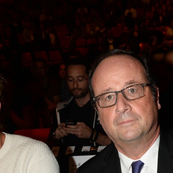 François Hollande - Célébrités lors du deuxième combat professionnel "La conquête" entre le français T. Yoka et l'américain J. Rice au Zénith de Paris, France, le 14 octobre 2017. Tony remporte aux points son deuxième combat professionnel contre l'Américain. © Rachid Bellak/Bestimage