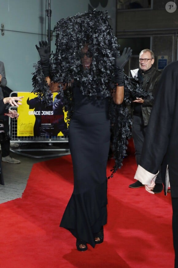 Grace Jones à l'avant-première de "Grace Jones: Bloodlight and Bami" à Londres, le 25 octobre 2017.