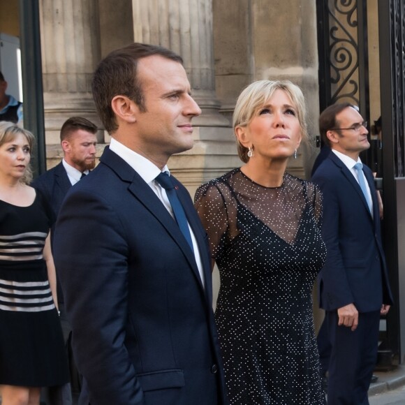 Le Président de la République Française, Emmanuel Macron et sa femme la Première dame Brigitte Macron (Trogneux) accueillent, sur fond de Fête de la Musique, le président de la République de Colombie Juan Manuel Santos et sa femme la Première dame Clemencia Rodriguez au Palais de L'Elysée à Paris, France, le 21 juin 2017. © Dominique Jacovides/Bestimage