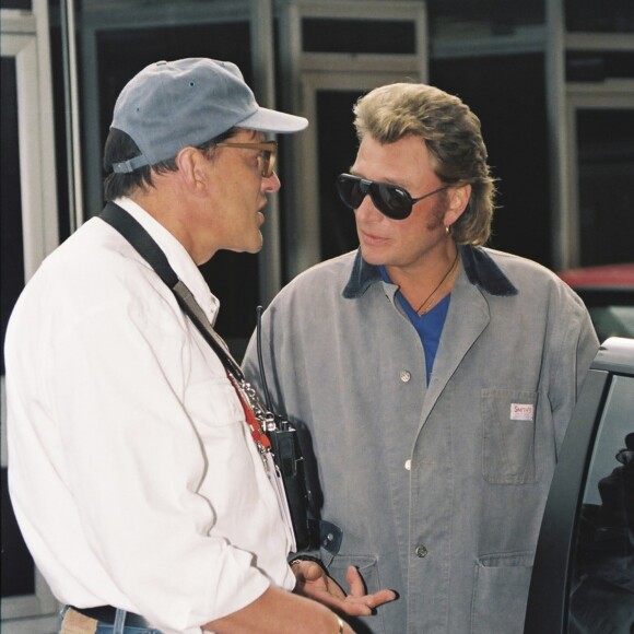 Archives - Johnny Hallyday en compagnie de son producteur Jean-Claude Camus au Parc des Princes le 14 juin 1993 © Patrick Carpentier / Bestimage