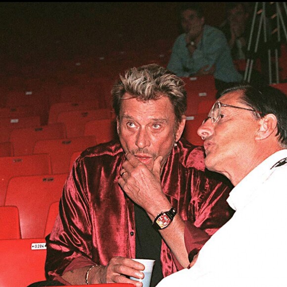 Johnny Hallyday aux répétitions d'un de ses concerts avec Jean-Claude Camus en août 1998