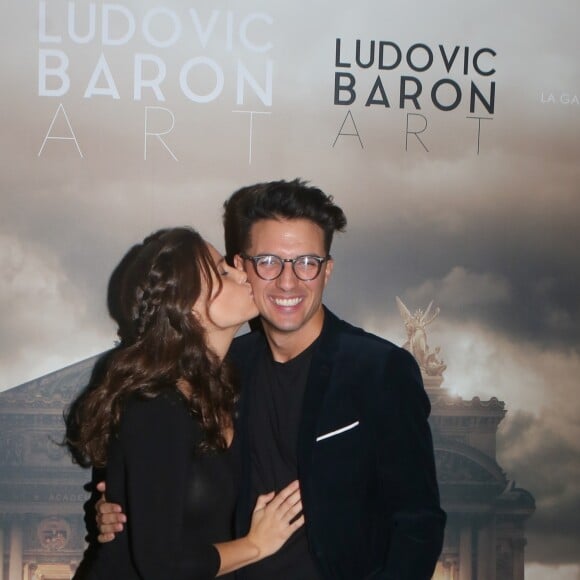 Exclusif - Lucie Lucas, enceinte, et Ludovic Baron au vernissage de l'exposition de l'artiste photographe Ludovic Baron à la galerie de l'Opéra Garnier à Paris, France, le 19 octobre 2017. © Veeren/Bestimage