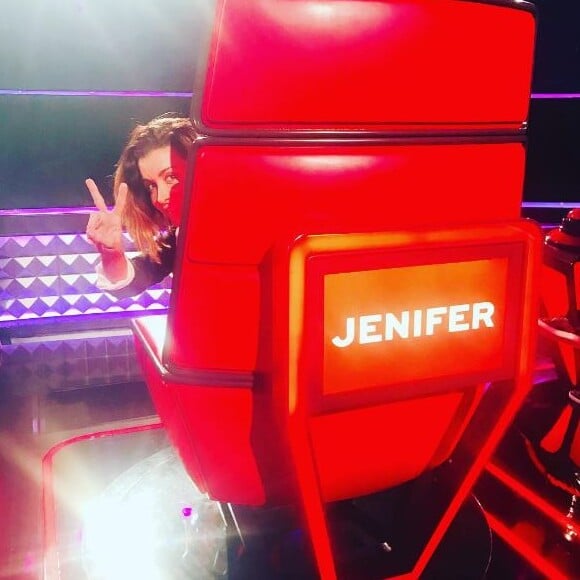 Jenifer sur le tournage de la cinquième saison de The Voice kids. Octobre 2017.
