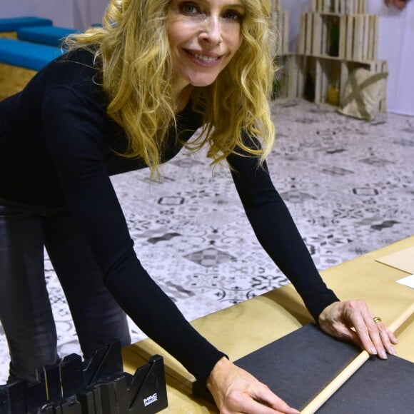 Exclusif - Tonya Kinzinger bricole durant la Foire De Paris Hors-Série Maison à la Porte de Versailles à Paris le 1 novembre 2017. © Giancarlo Gorassini / Bestimage