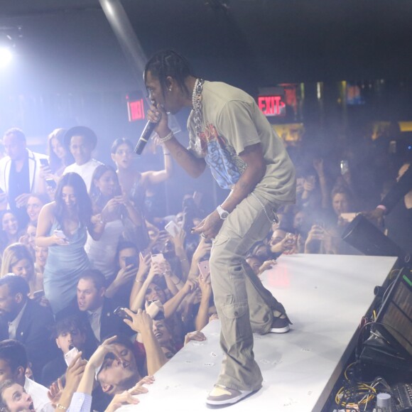 Exclusive. Travis Scott Performing at LIV Fontainebleau in Miami Beach, Fl, USA on September 22, 2017. Photo by Seth Browarnik/startraks/ABACAPRESS.COM23/09/2017 - Miami