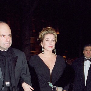 Alain Sarde et Catherine Deneuve aux César 2000.