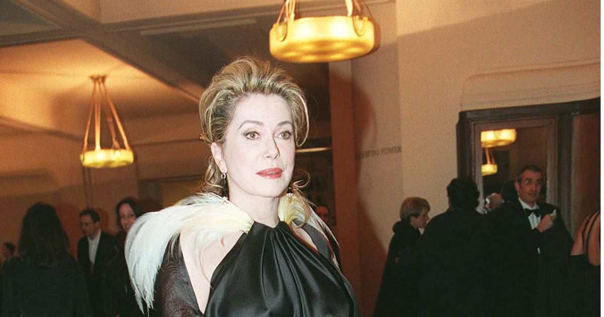 Catherine Deneuve aux César 1999. - Purepeople