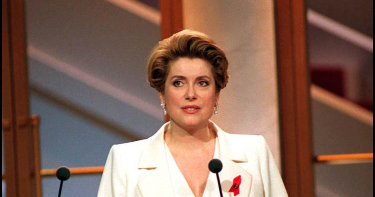 Catherine Deneuve aux César 1994. - Purepeople