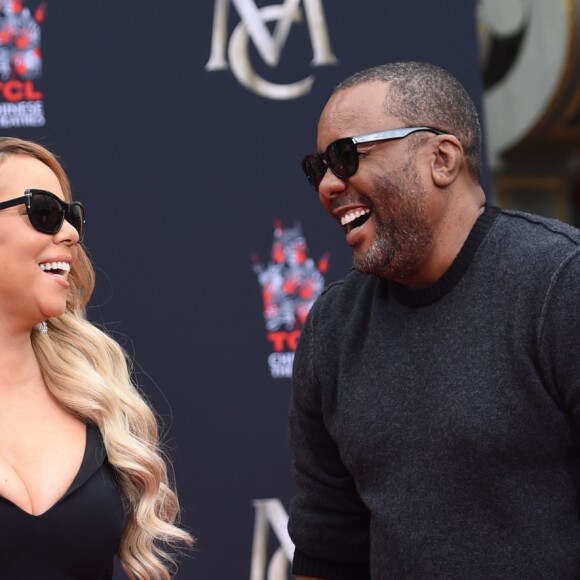 Mariah Carey, en compagnie de Lee Daniels, laisse ses empreintes dans le ciment lors d'une cérémonie au Chinese Theater à Hollywood. Los Angeles, le 1er novembre 2017. © Chris Delmas/Bestimage