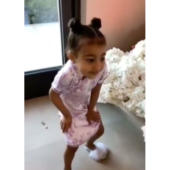 North West à la baby shower de Kim Kardashian le 11 novembre 2017