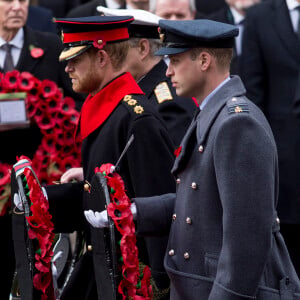 Le prince Harry lors des cérémonies du Dimanche du Souvenir le 12 novembre 2017 à Londres.