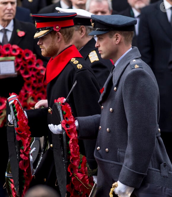 Le prince Harry lors des cérémonies du Dimanche du Souvenir le 12 novembre 2017 à Londres.