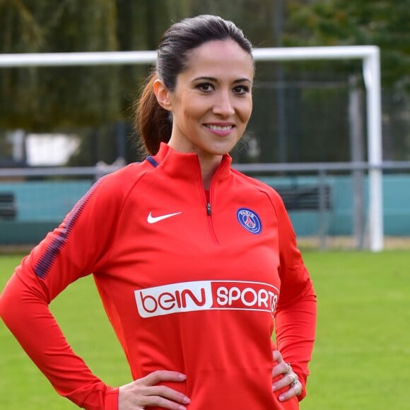 Fabienne Carat - Fabienne Carat s'entraîne avec les joueuses du Psg pour l'émission Happy Sports sur beIN Sport au centre d'entraînement du Psg à Louveciennes le 9 novembre 2017. © Giancarlo Gorassini/Bestimage