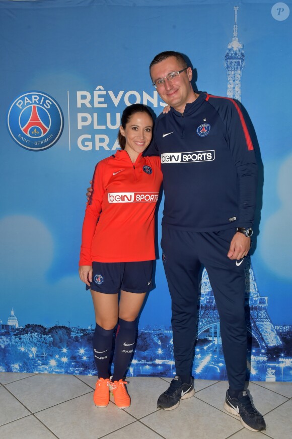Fabienne Carat - Fabienne Carat s'entraîne avec les joueuses du Psg pour l'émission Happy Sports sur beIN Sport au centre d'entraînement du Psg à Louveciennes le 9 novembre 2017. © Giancarlo Gorassini/Bestimage