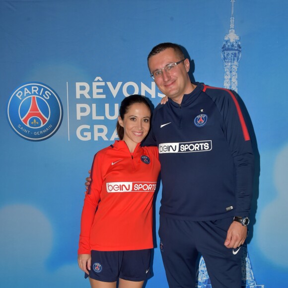 Fabienne Carat - Fabienne Carat s'entraîne avec les joueuses du Psg pour l'émission Happy Sports sur beIN Sport au centre d'entraînement du Psg à Louveciennes le 9 novembre 2017. © Giancarlo Gorassini/Bestimage