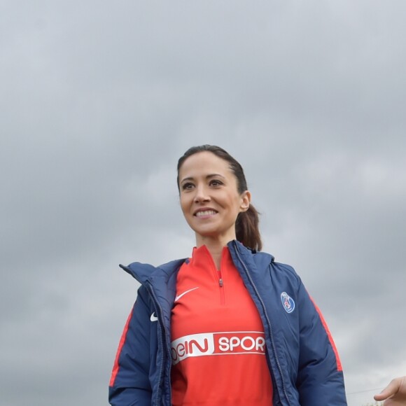 Fabienne Carat et Vincent Parisi - Fabienne Carat s'entraîne avec les joueuses du Psg pour l'émission Happy Sports sur beIN Sport au centre d'entraînement du Psg à Louveciennes le 9 novembre 2017. © Giancarlo Gorassini/Bestimage