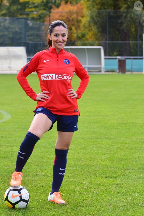 Fabienne Carat - Fabienne Carat s'entraîne avec les joueuses du Psg pour l'émission Happy Sports sur beIN Sport au centre d'entraînement du Psg à Louveciennes le 9 novembre 2017. © Giancarlo Gorassini/Bestimage