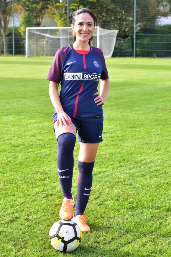Fabienne Carat - Fabienne Carat s'entraîne avec les joueuses du Psg pour l'émission Happy Sports sur beIN Sport au centre d'entraînement du Psg à Louveciennes le 9 novembre 2017. © Giancarlo Gorassini/Bestimage