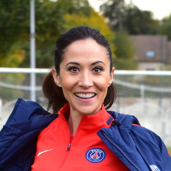 Fabienne Carat - Fabienne Carat s'entraîne avec les joueuses du Psg pour l'émission Happy Sports sur beIN Sport au centre d'entraînement du Psg à Louveciennes le 9 novembre 2017. © Giancarlo Gorassini/Bestimage