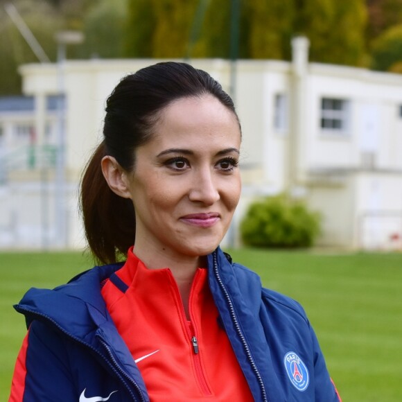 Fabienne Carat - Fabienne Carat s'entraîne avec les joueuses du Psg pour l'émission Happy Sports sur beIN Sport au centre d'entraînement du Psg à Louveciennes le 9 novembre 2017. © Giancarlo Gorassini/Bestimage