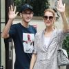 Céline Dion et son fils René-Charles (avec une nouvelle coupe de cheveux) quittent l'hôtel Royal Monceau et se rendent chez Louis Vuitton sur les Champs-Elysées à Paris le 19 juillet 2017.
