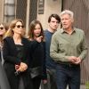 Exclusif - Harrison Ford et sa femme Calista Flockhart avec leur fils Liam sont allés en famille au théâtre Pantages à Los Angeles, le 12 novembre 2017