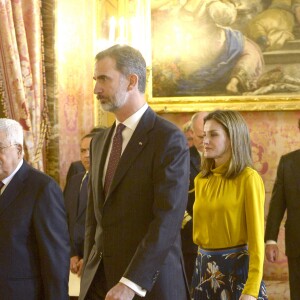 Le roi Felipe VI et la reine Letizia d'Espagne recevaient le 20 novembre 2017 le président de l'Etat de Palestine, Mahmoud Abbas, au palais royal à Madrid.