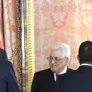 Le roi Felipe VI et la reine Letizia d'Espagne recevaient le 20 novembre 2017 le président de l'Etat de Palestine, Mahmoud Abbas, au palais royal à Madrid.