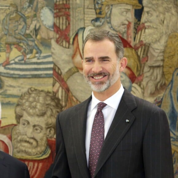 Le roi Felipe VI d'Espagne a accueilli le président de l'État de Palestine Mahmoud Abbas au palais de la Zarzuela à Madrid, le 20 novembre 2017, avant un déjeuner au palais royal.