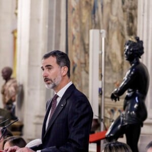 Le roi Felipe VI et la reine Letizia d'Espagne recevaient le 20 novembre 2017 le président de l'Etat de Palestine, Mahmoud Abbas, au palais royal à Madrid. © Emilio Naranjo/EFE/ABACAPRESS.COM