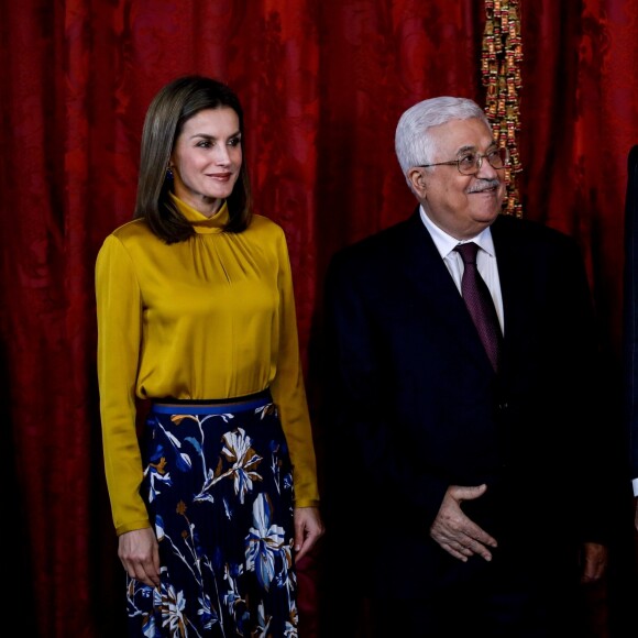 Le roi Felipe VI et la reine Letizia d'Espagne recevaient le 20 novembre 2017 le président de l'Etat de Palestine, Mahmoud Abbas, au palais royal à Madrid. © Emilio Naranjo/EFE/ABACAPRESS.COM