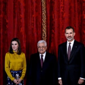 Le roi Felipe VI et la reine Letizia d'Espagne recevaient le 20 novembre 2017 le président de l'Etat de Palestine, Mahmoud Abbas, au palais royal à Madrid. © Emilio Naranjo/EFE/ABACAPRESS.COM