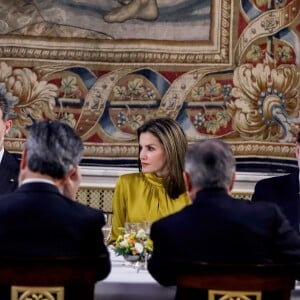 Le roi Felipe VI et la reine Letizia d'Espagne recevaient le 20 novembre 2017 le président de l'Etat de Palestine, Mahmoud Abbas, au palais royal à Madrid. © Emilio Naranjo/EFE/ABACAPRESS.COM