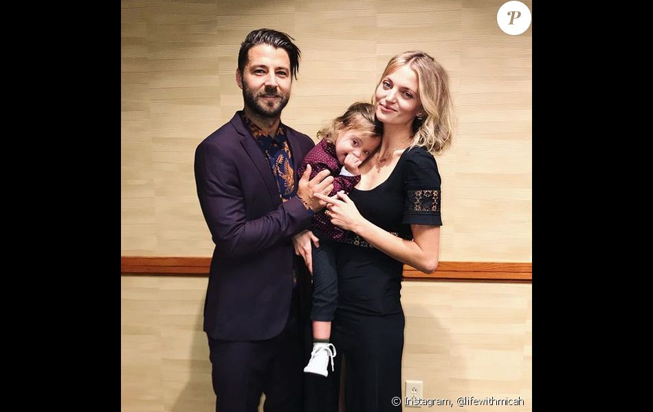 Amanda Booth, Mike Quinones et leur fils Micah. Novembre 2017. Purepeople