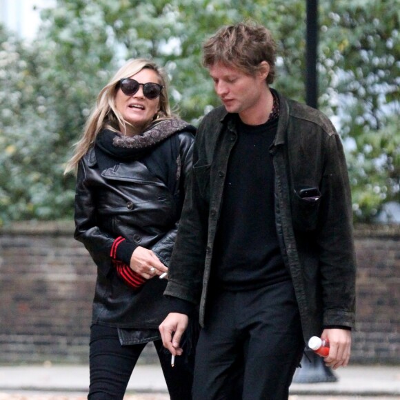 Exclusif - Kate Moss et son compagnon Nikolai von Bismarck à Londres le 2 novembre 2017.