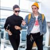 Victoria Beckham et son fils Brooklyn Beckham arrivent à l'aéroport de New York. Le 13 octobre 2017.