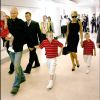 David, Victoria Beckham et leurs trois garçons Cruz, Brooklyn et Romeo se rendent à Los Angeles. Juillet 2007.