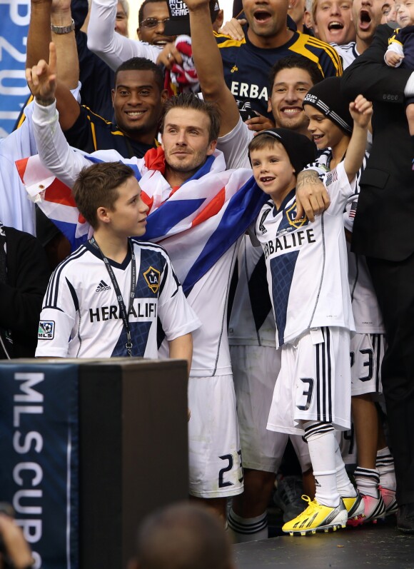 David Beckham (Los Angeles Galaxy) et ses fils Brooklyn, Cruz et Romeo à Carson, le 1er décembre 2012.