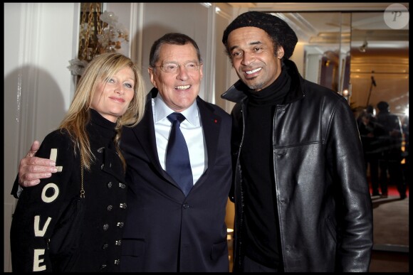 Jean-Claude Camus entouré de sa fille Isabelle et son gendre, Yannick Noah - Camus est fait commandeur de l'ordre national du Mérite au pavillon d'Armenonville, le 24 janvier 2011 à Paris.  