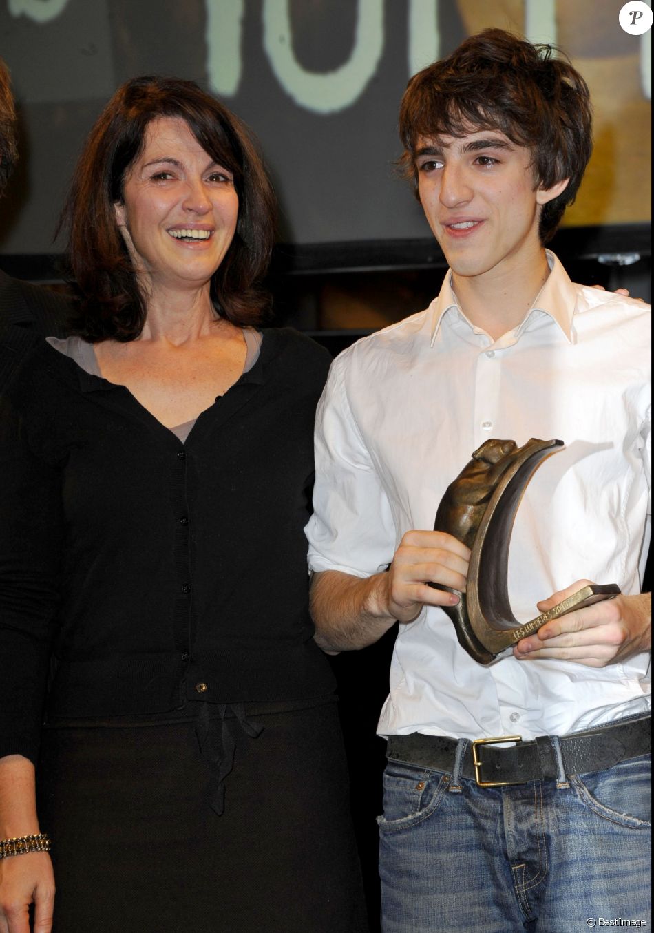 Zabou Breitman Et Son Fils Antonin à Paris En Janvier 2011. - Purepeople