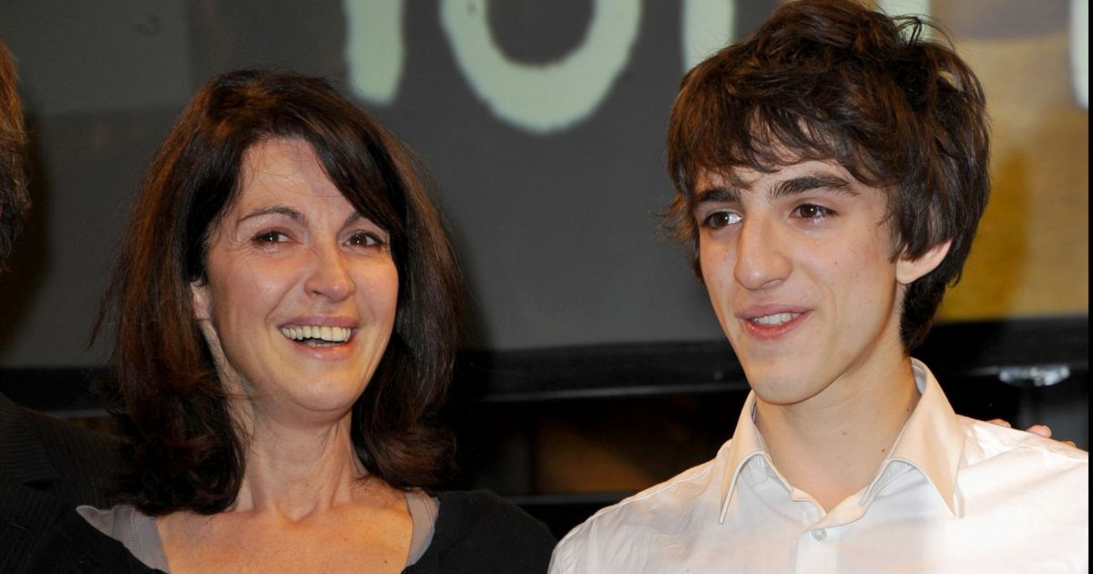 Zabou Breitman Et Son Fils Antonin à Paris En Janvier 2011. - Purepeople