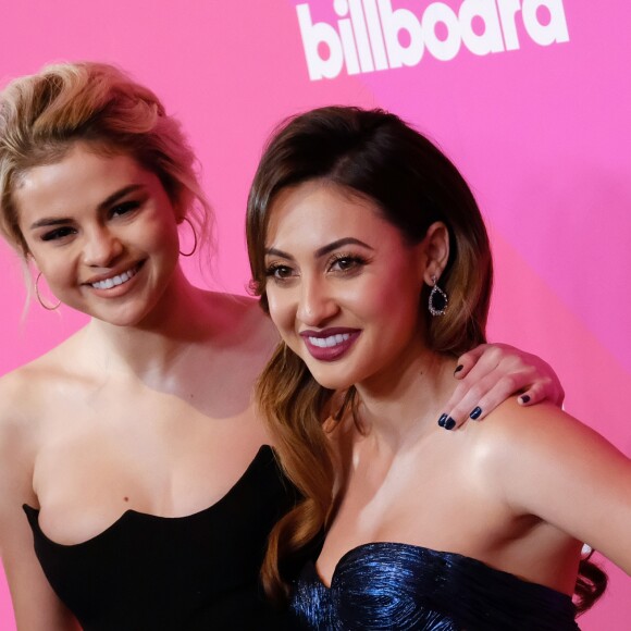 Selena Gomez et Francia Raisa à la soirée Billboard Women In Music Awards "Icon Award" au Ray Dolby Ballroom à Hollywood, le 30 novembre 2017 © Chris Delmas/Bestimage